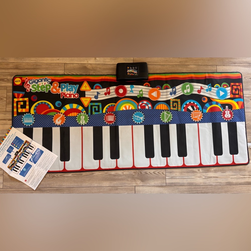 Gigantic Step & Play Piano